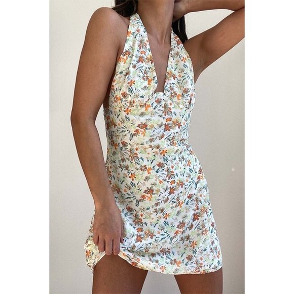 ❌SOLD OUT❌ HINT OF LIME FLORAL HALTER DRESS - Picture 2 of 3